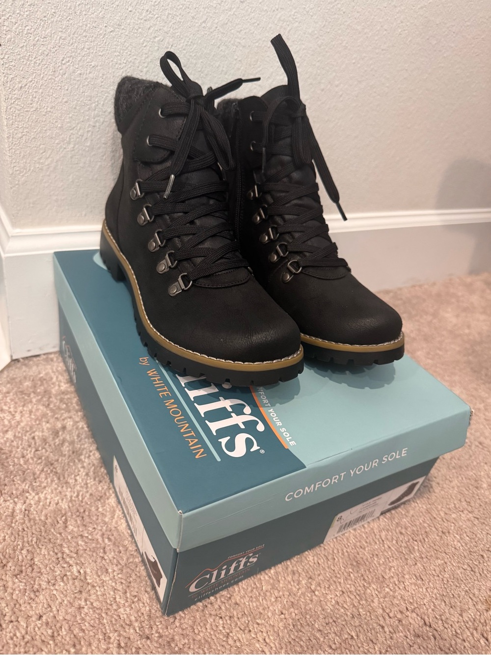 Cliffs by WHITE MOUNTAIN Black Lace-Up Ankle Hiker Boots